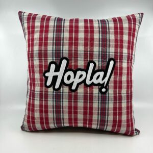 Coussin en kelsch alsacien rouge Hoplà!