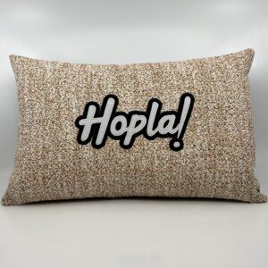 Coussin Hopla !
Toile mouchetée blanche et orange