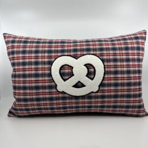 Coussin Bretzel, Kelsch bleu-rouge
