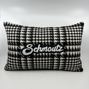 Coussin Schmoutz, lainage noir et blanc.