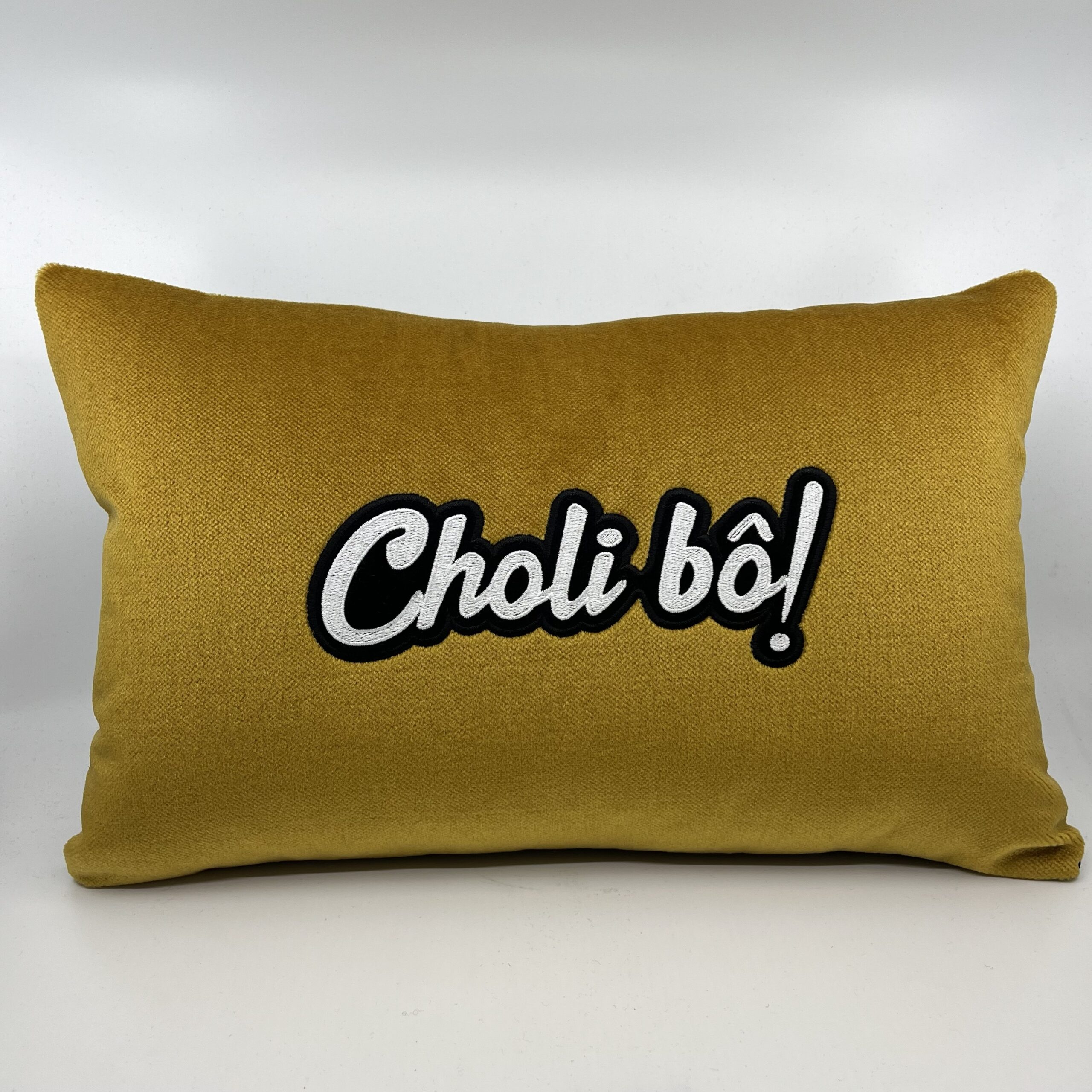Coussin Choli bô, velours jaune