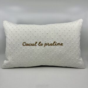 Coussin « Cucul la praline » Broderie Anglaise
