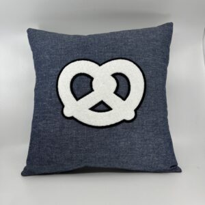 Coussin Bretzel 🥨 
Denim bleu