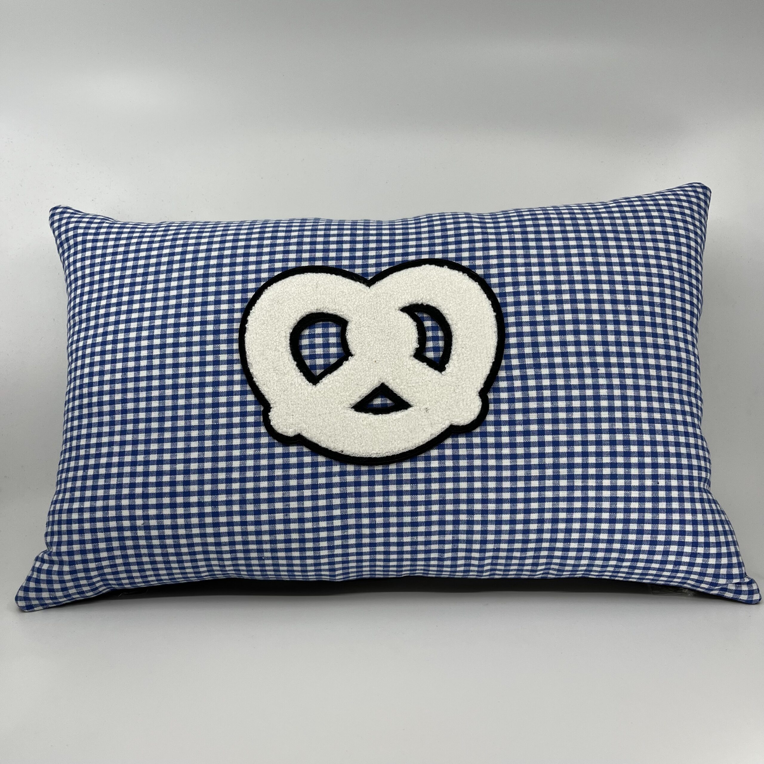 Coussin Bretzel 🥨
Vichy bleu