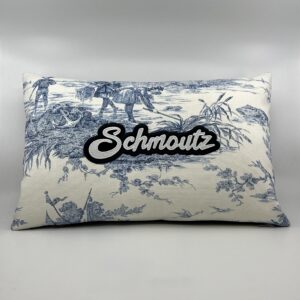 Coussin Schmoutz,
Toile de Jouy bleue