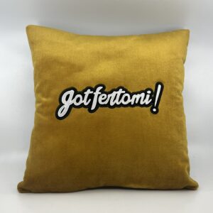 Coussin Gotfertomi,
Velours jaune.