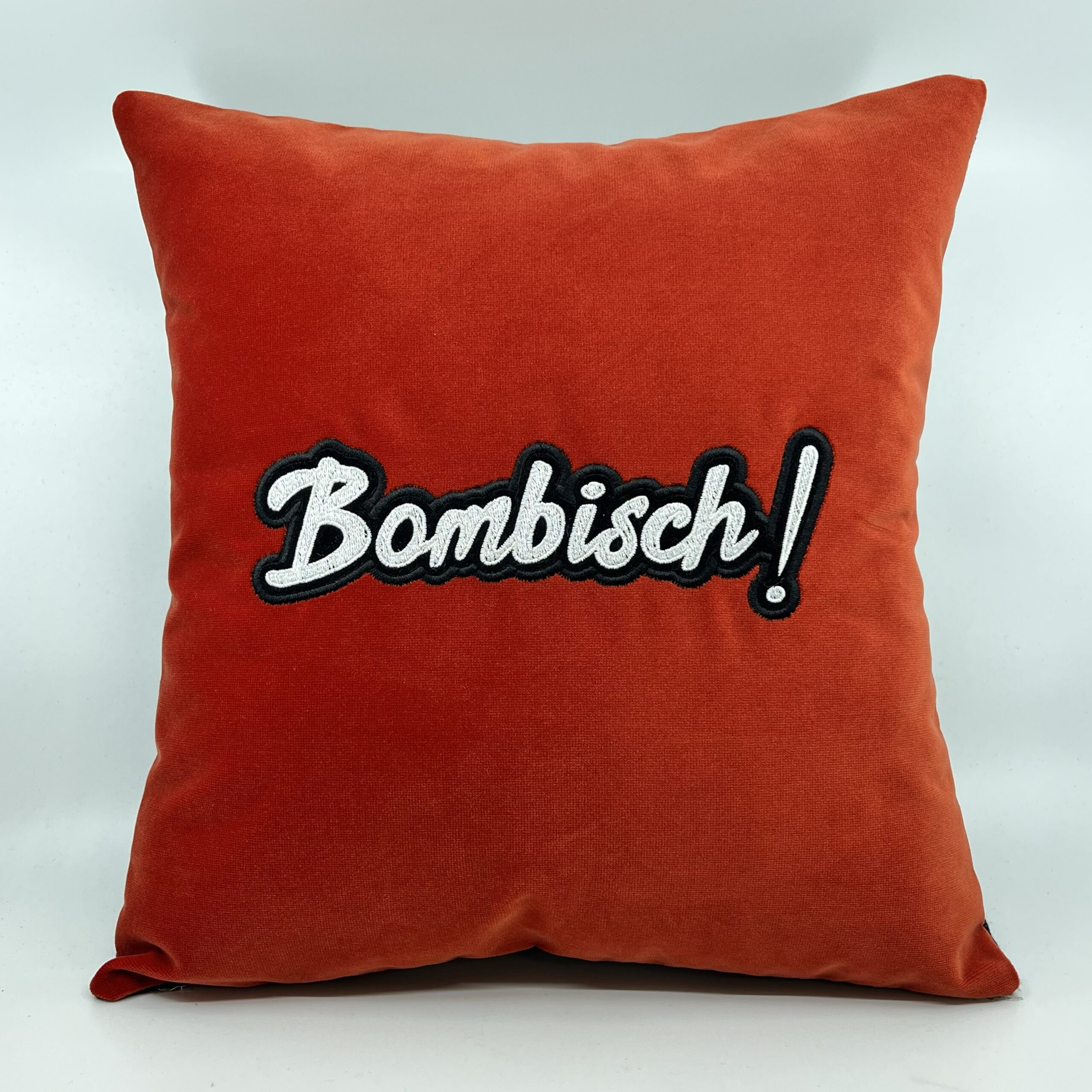 Coussin Bombisch !
Velours orange.