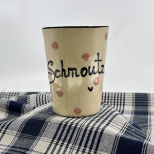 Tasse Schmoutz 
Gros pois roses et petits cœurs.