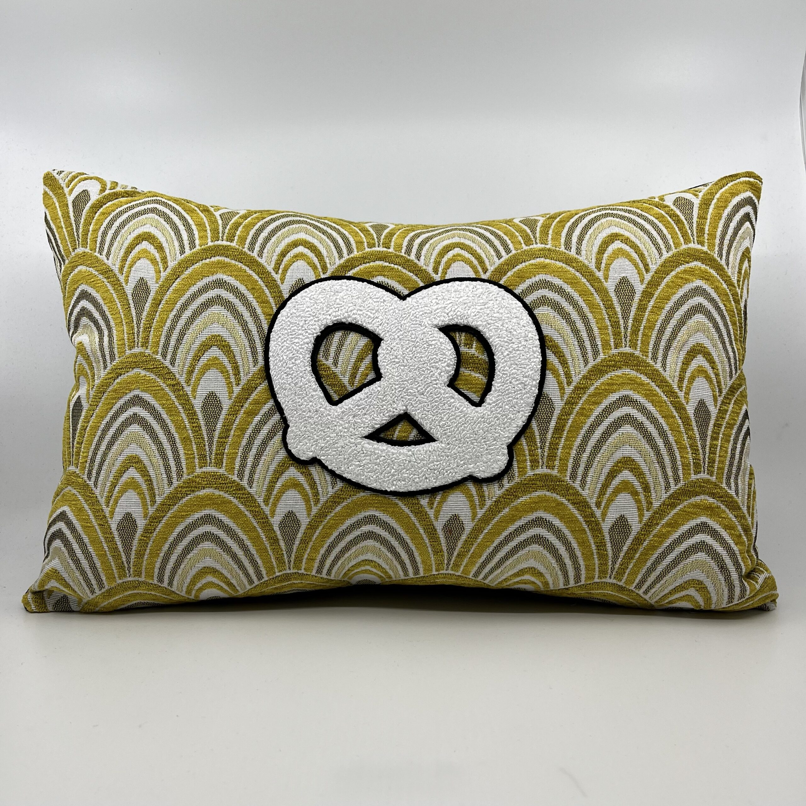 Coussin Bretzel 🥨, motifs velours