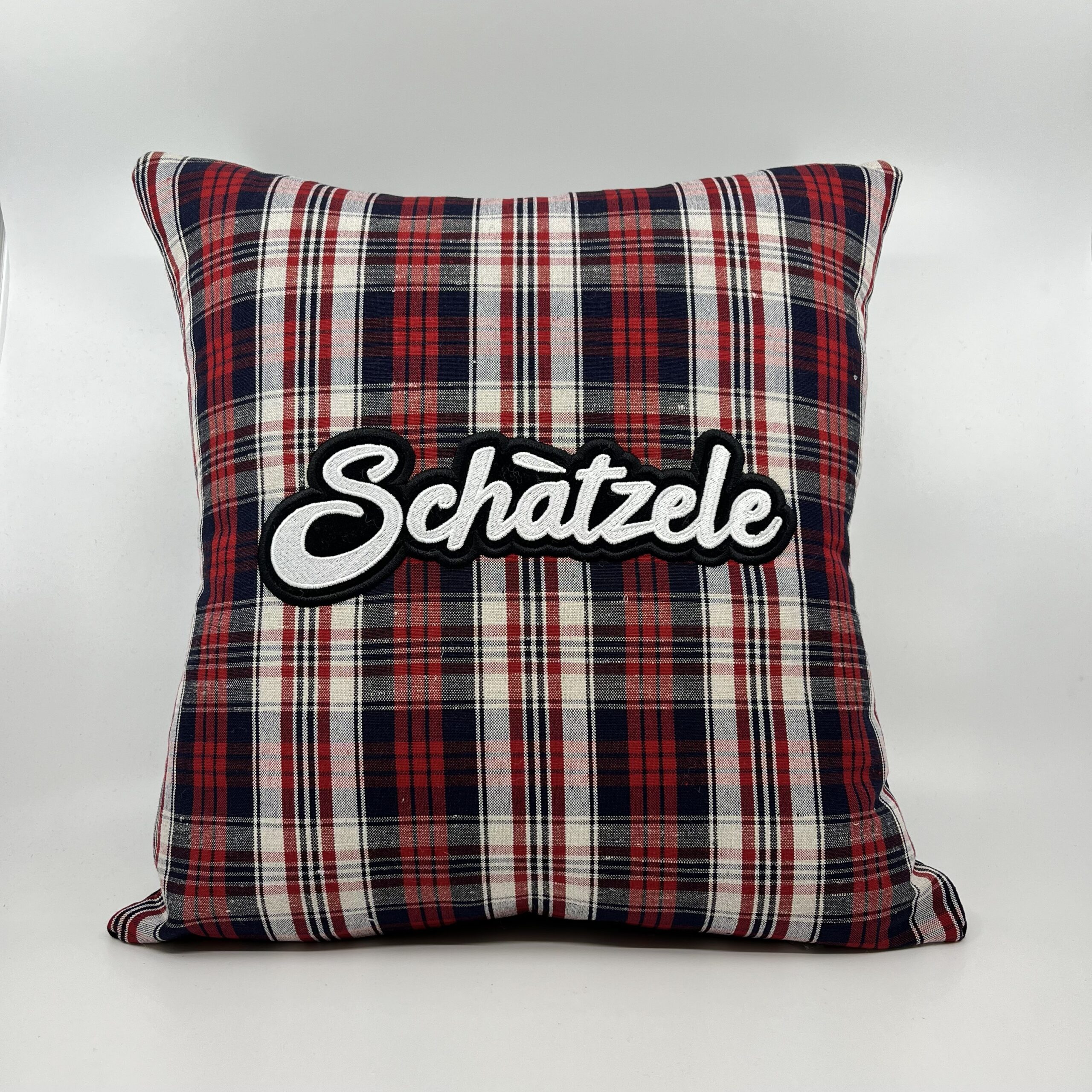 Coussin Schàtzele, Kelsch bleu et rouge.