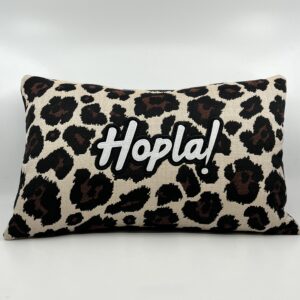 Coussin Hopla !,
Motif Léopard.