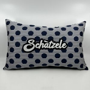 Coussin Schàtzele,
Toile gros pois bleus.