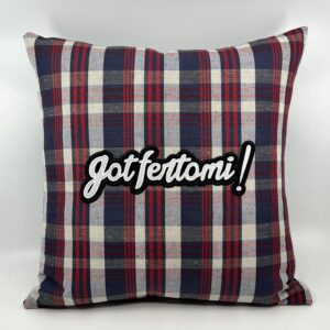 Coussin Gotfertomi, Kelsch violet et rouge.