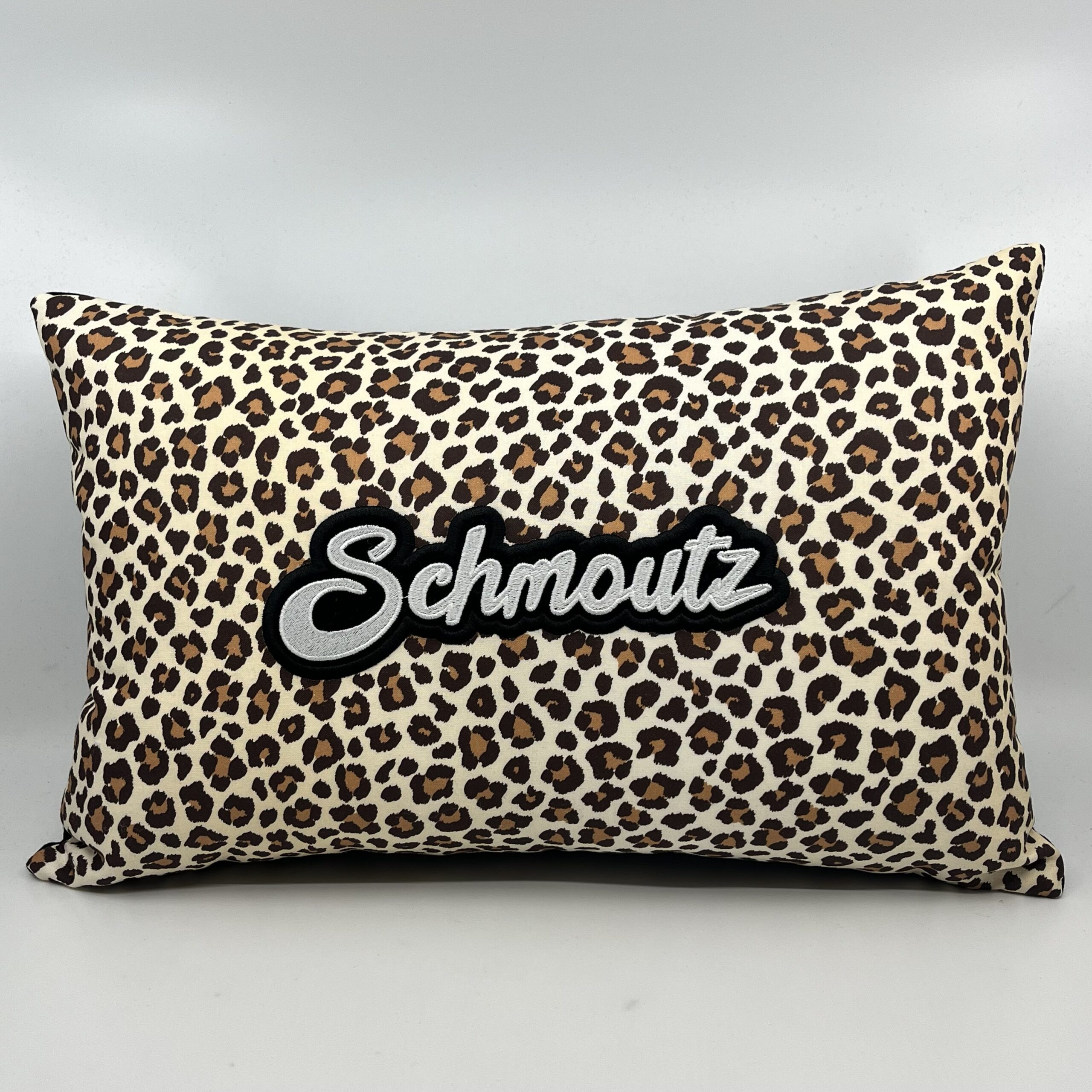 Coussin Schmoutz,
motif Léopard.
