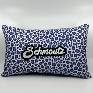 Coussin Schmoutz,
motif Léopard bleu.