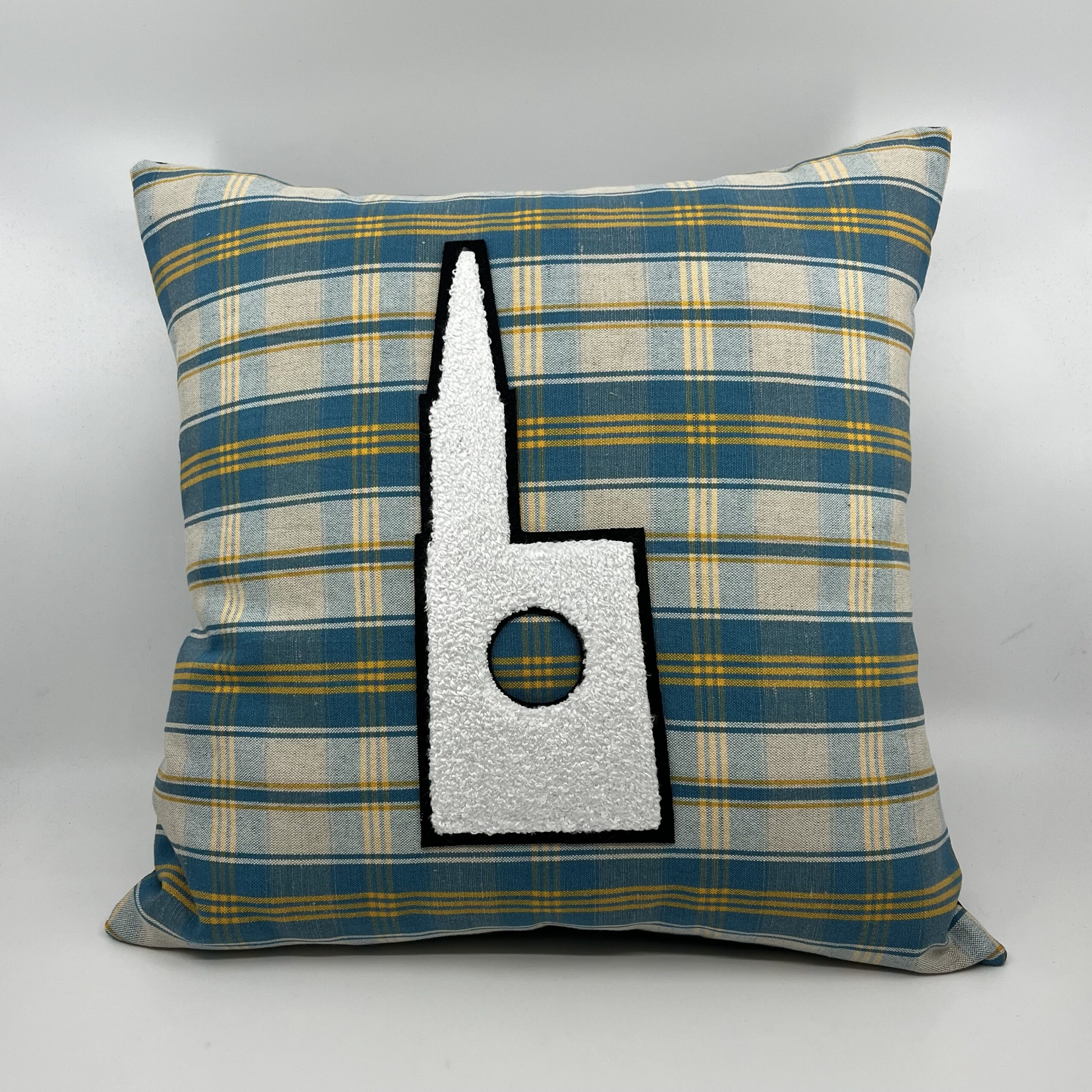 Coussin en kelsch alsacien bleu motif cathedrale