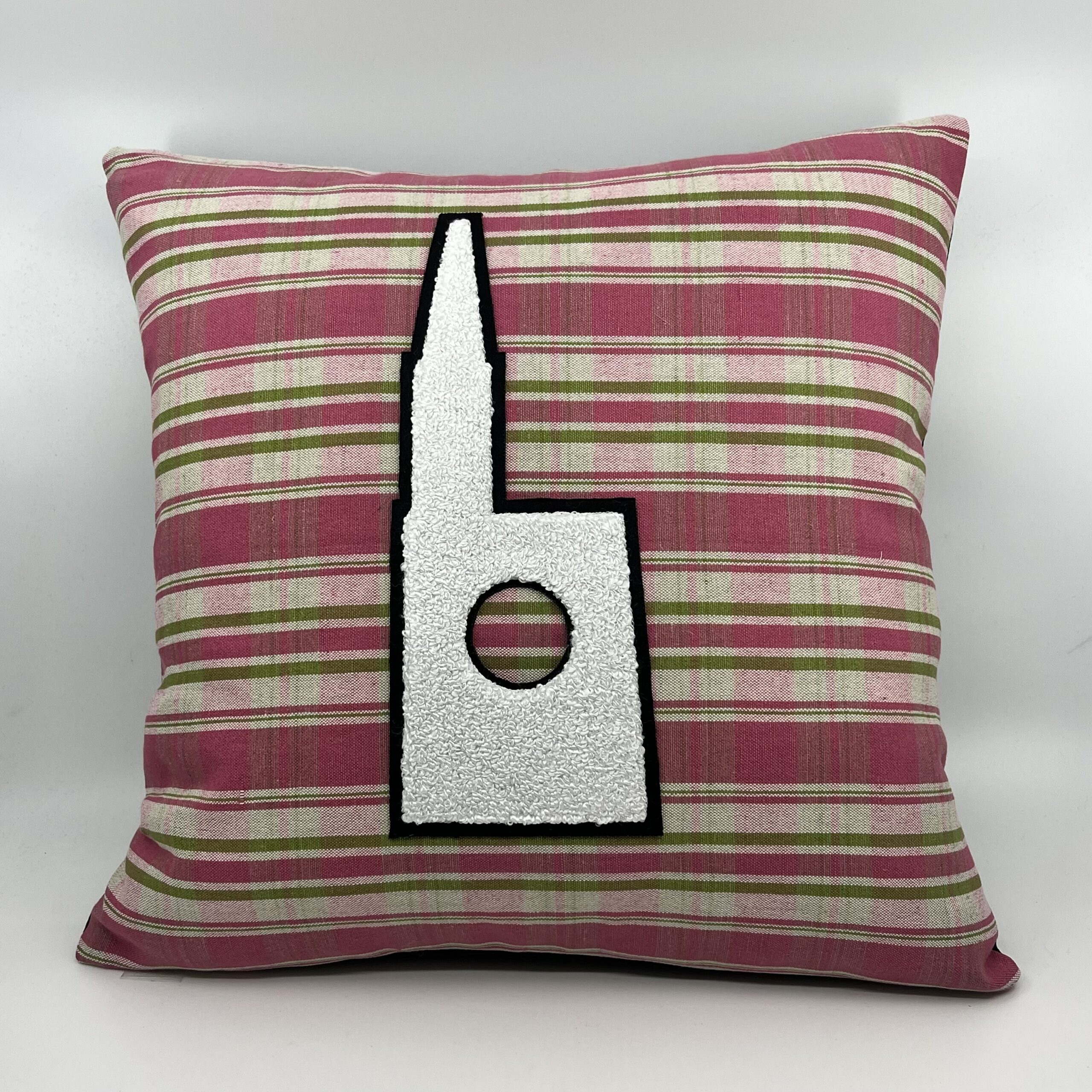 Coussin en kelsch alsacien rose motif cathedrale