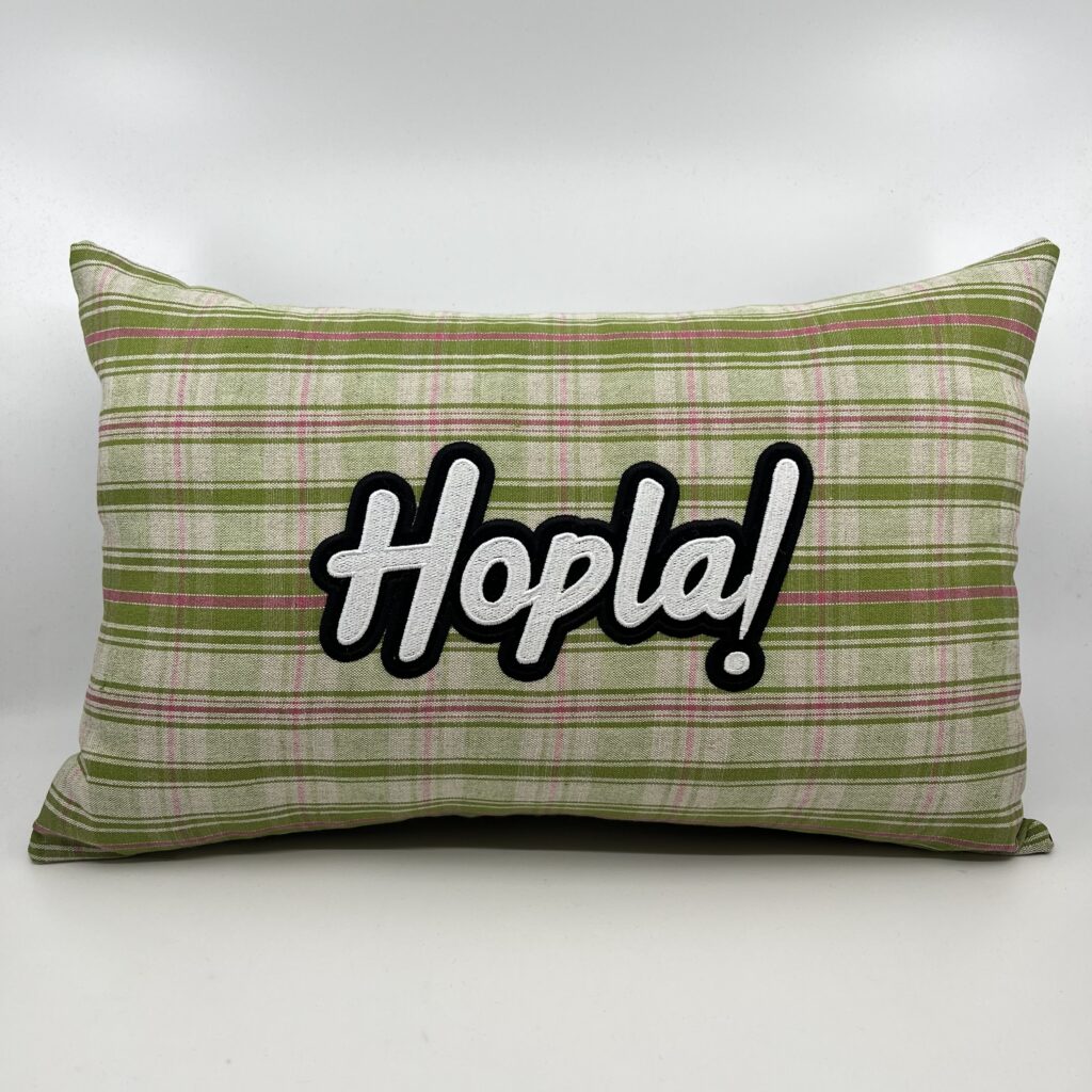Coussin en kelsch alsacien vert motif hopla!