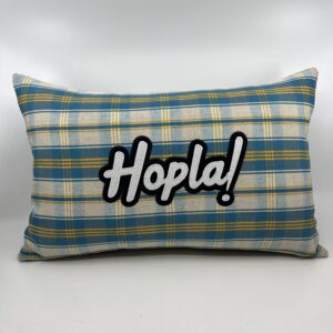 Coussin en kelsch alsacien bleu motif hopla!