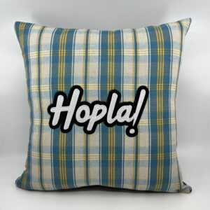 Coussin en kelsch alsacien bleu motif hopla!