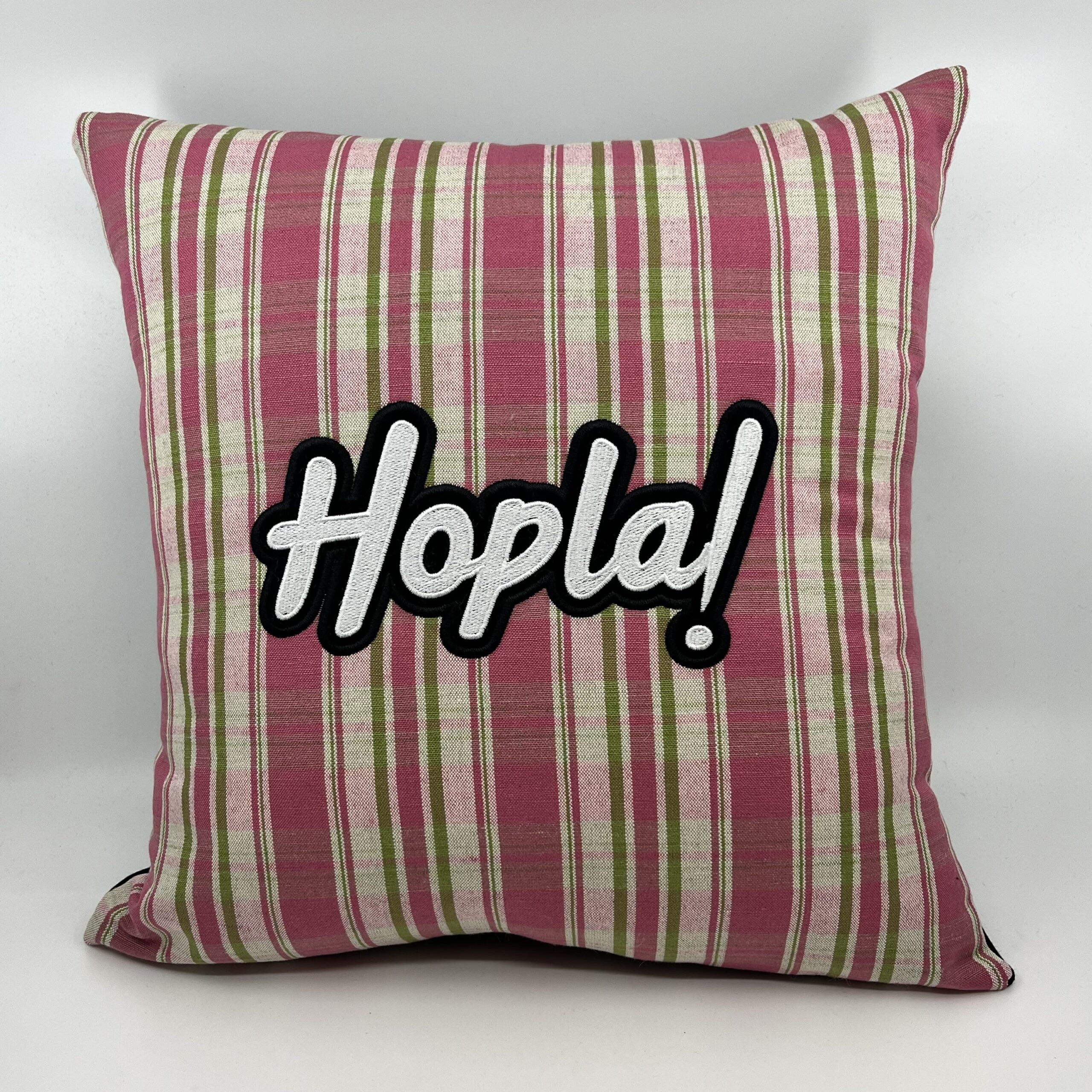 Coussin en kelsch alsacien rose motif hopla!