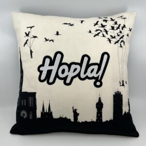 Coussin motif alsacien hopla