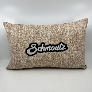 Coussin Schmoutz,
Toile crème et orange.