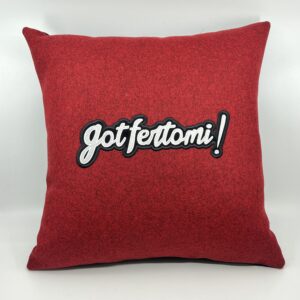 Coussin Gotfertomi, lainage rouge.