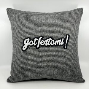 Coussin Gotfertomi !
Lainage gris.