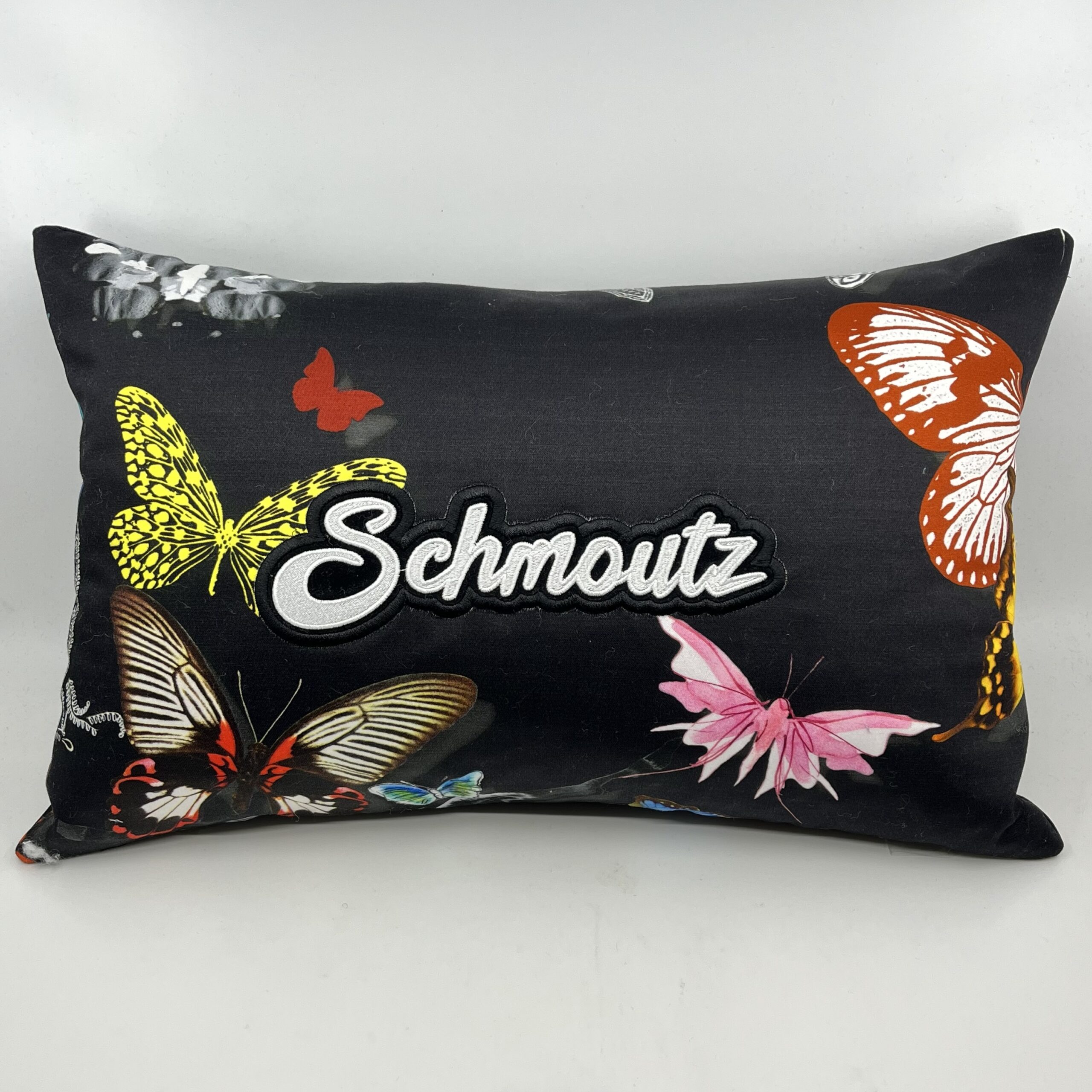 Coussin Schmoutz,
Motifs Papillon « Christian Lacroix »