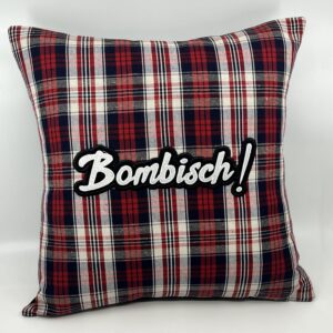 Coussin Bombisch !
Kelsch rouge et bleu.