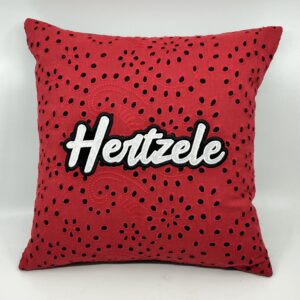 Coussin Hertzele,
Broderie Anglaise rouge